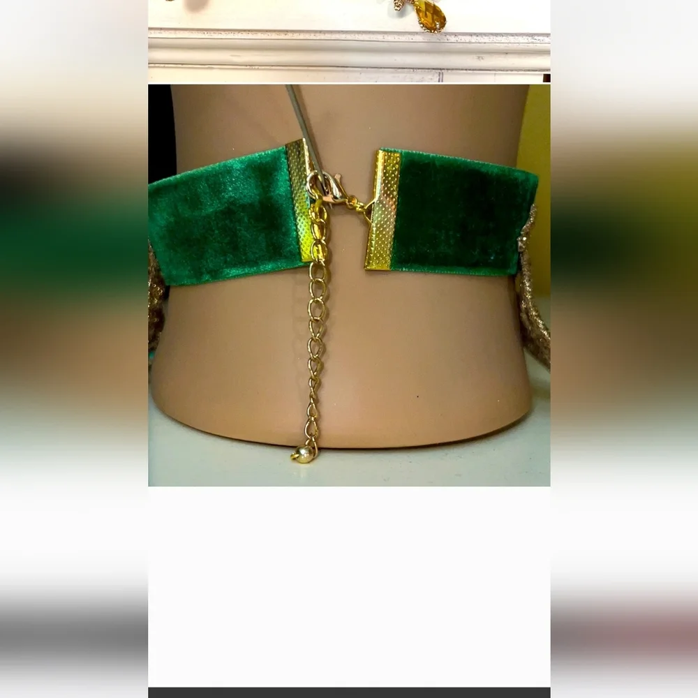 Elegant Red & Black VELVET CHOKER - Picture 6 of 8